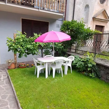 Dom wakacyjny La Vecchia Fontana, Curcio Casa Con 2 Da Letto *